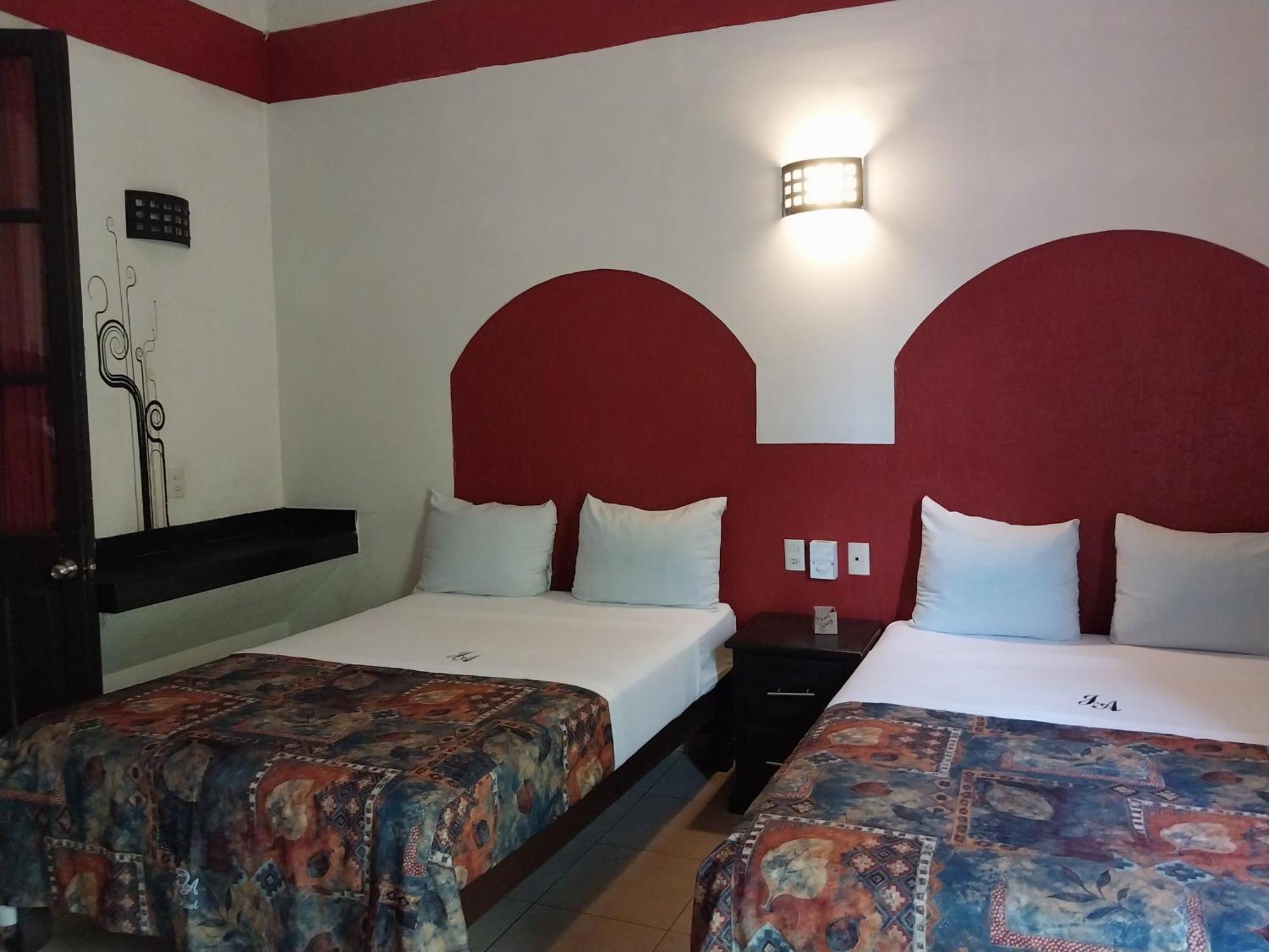 Hotel Jorge Alejandro กัวดาลาฮารา ภายนอก รูปภาพ