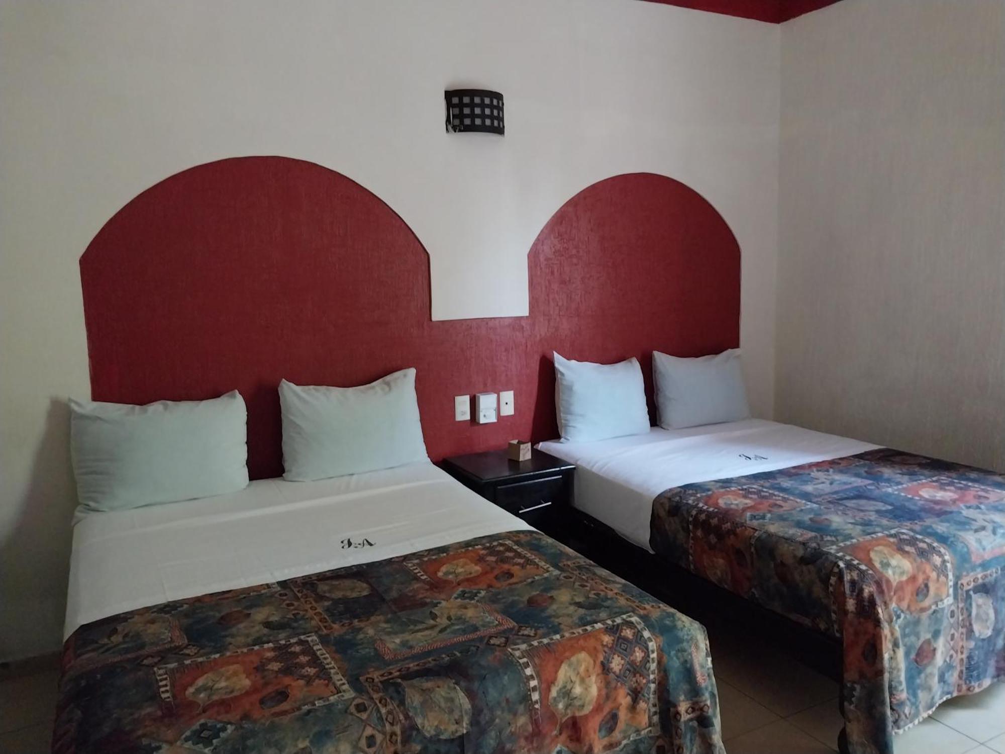Hotel Jorge Alejandro กัวดาลาฮารา ภายนอก รูปภาพ